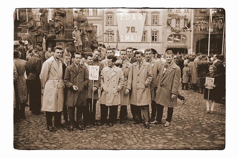 1960-lidi-z-Mladych-Buku-2--zam.Texlenu-var.jpg