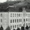 Nová škola po nástavbě patra v roce 1907