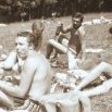 Skupina Svoboďáků na koupališti v roce 1969