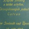 Vrchní strana víka kartonové kazety s textem z roku 1953