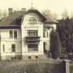 Vila na snímku z 30. let 20. století