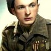 Vojín Josef Matyska v uniformě československé zahraniční armády ve Velké Británii 