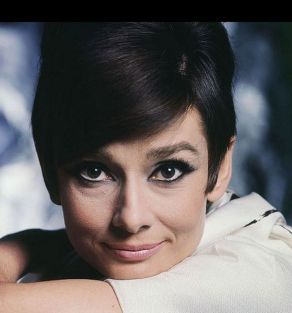 Audrey Hepburn mi bohužel nikdy nenapsala. A už asi nenapíše