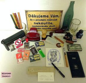 Pracovní zátiší ouřady z poloviny minulého století (fikce)