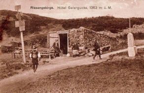 Někdejší "hotel" na Výrovce - dobová pohlednice