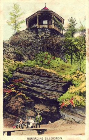 Zřícenina Břecštejna s vyhlídkovým altánem na historické pohlednici