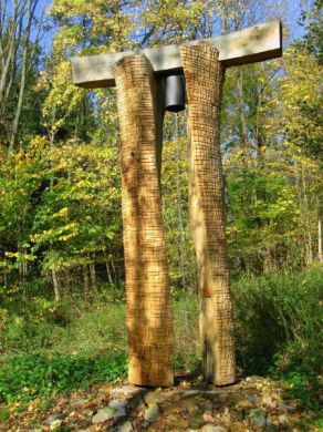 Novodobá zvonice - symbol zaniklé obce