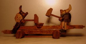 Dřevěná hračka - suvenýr ze Špindlerova Mlýna